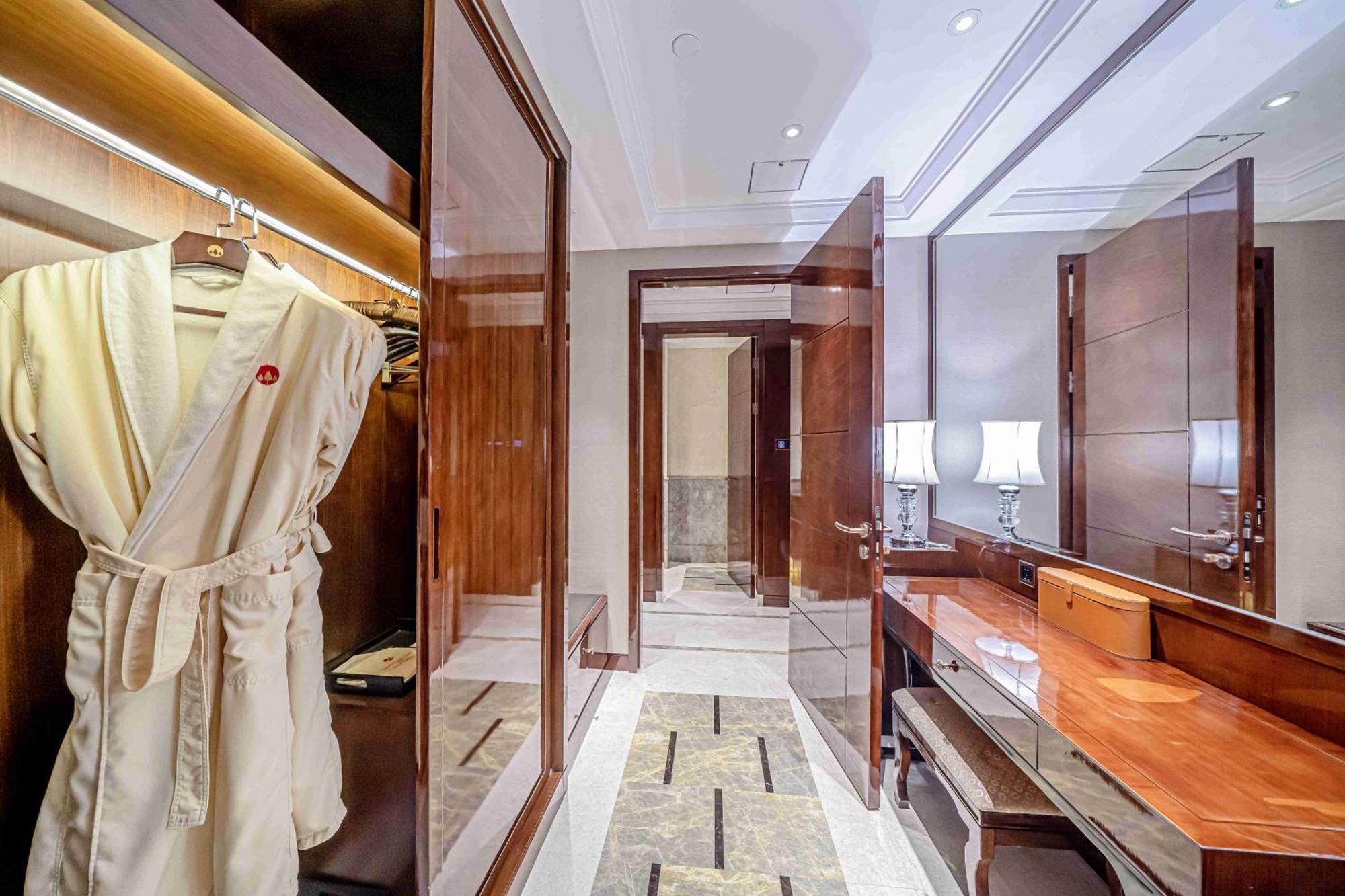 Zhaolin Grand Hotel Beijing Exterior photo